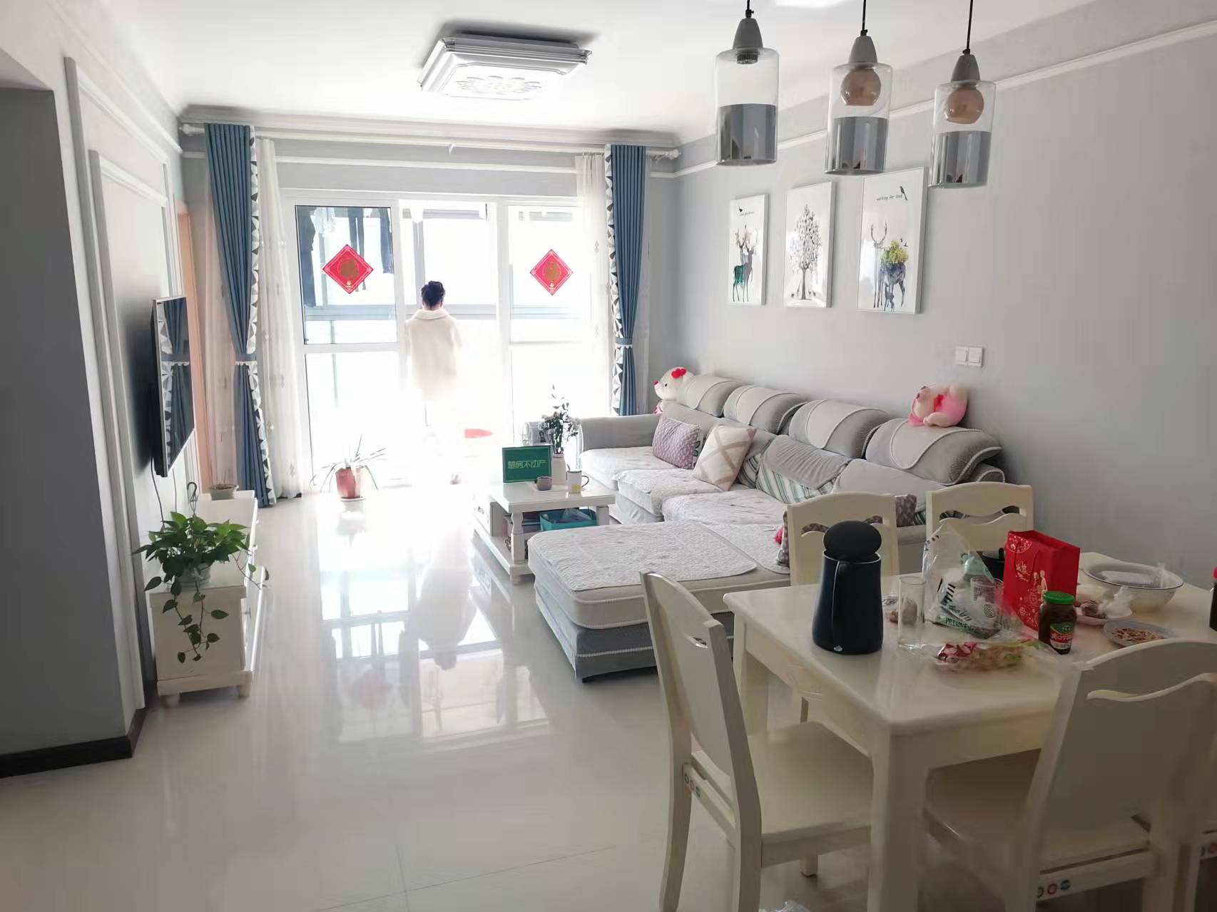 福星城精装两房拎包入住，户型方正采光视野好，证在手满二