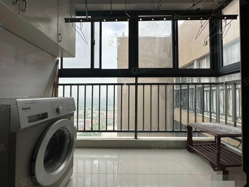 380，降价了，捡漏，翰林公馆，精装4房2厅2卫，单价3846，老证，诚心出售