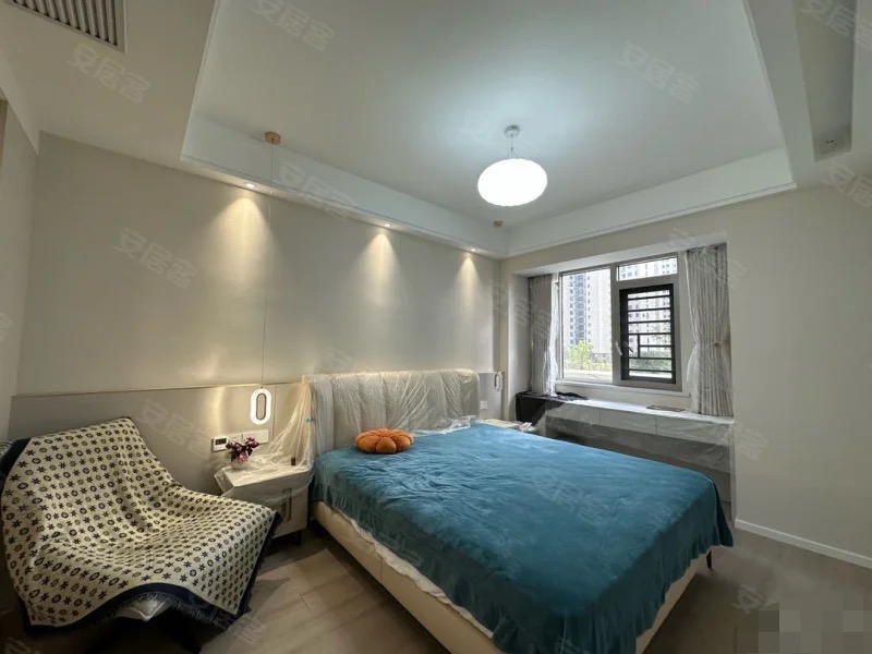 降价了，急售，城南，锦绣江山望府，全新装修三房，人车分流。拎包入住