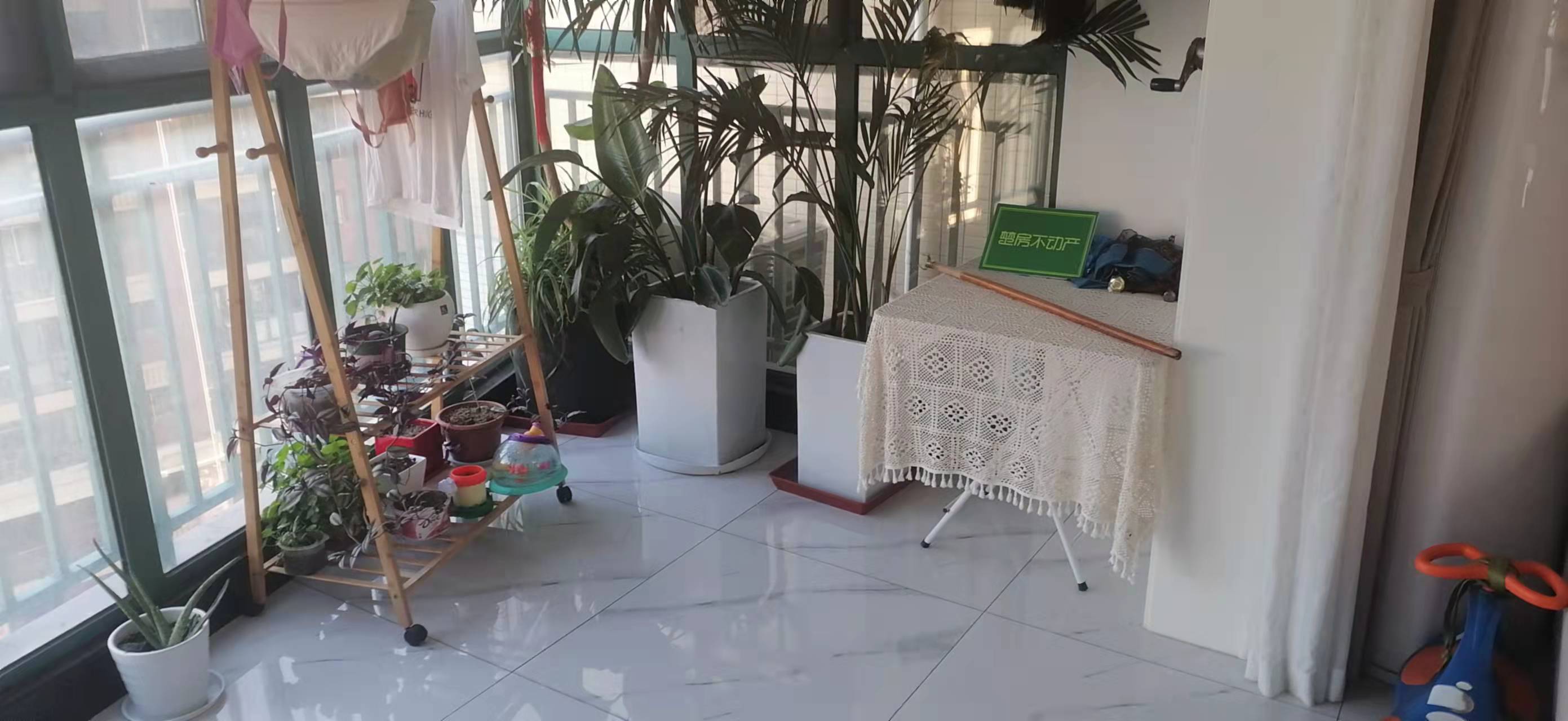 新城一号五期精装大三房边户好楼层诚心出售看房方便