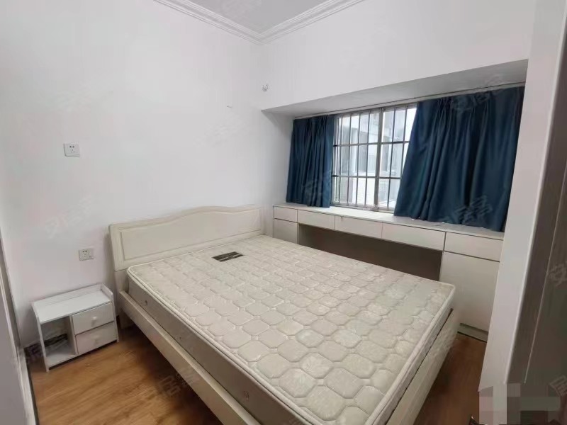 231，武商附近，浅水湾中央公园，电梯好楼层，老证，单价4700多，四房2厅，采光视野好