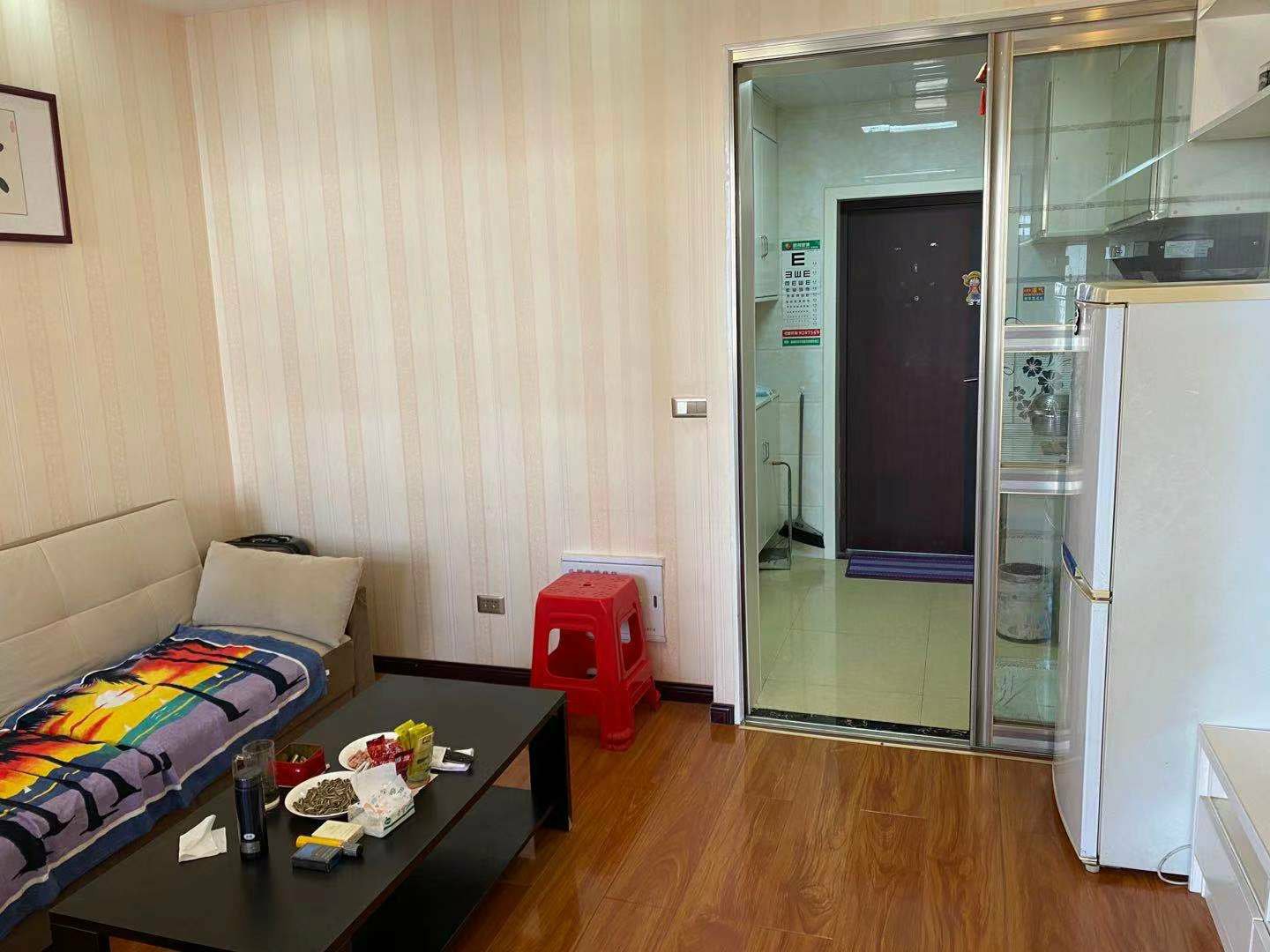 沔中对面，富迪三友楼上，精装一室，可拎包入住