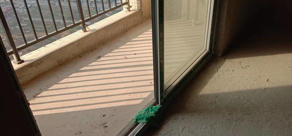 和合国际五期毛坯三房小区环境好人车分流看房方便