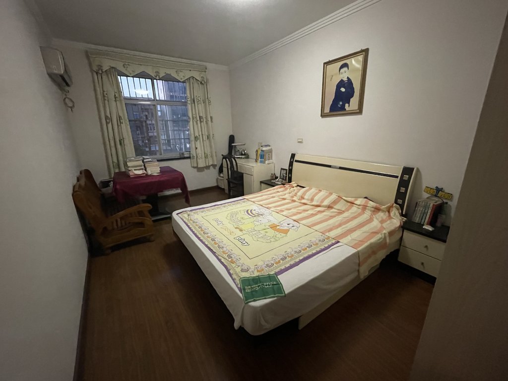 德美花苑西桥附近三房两卫好楼层 菜场很近生活便利