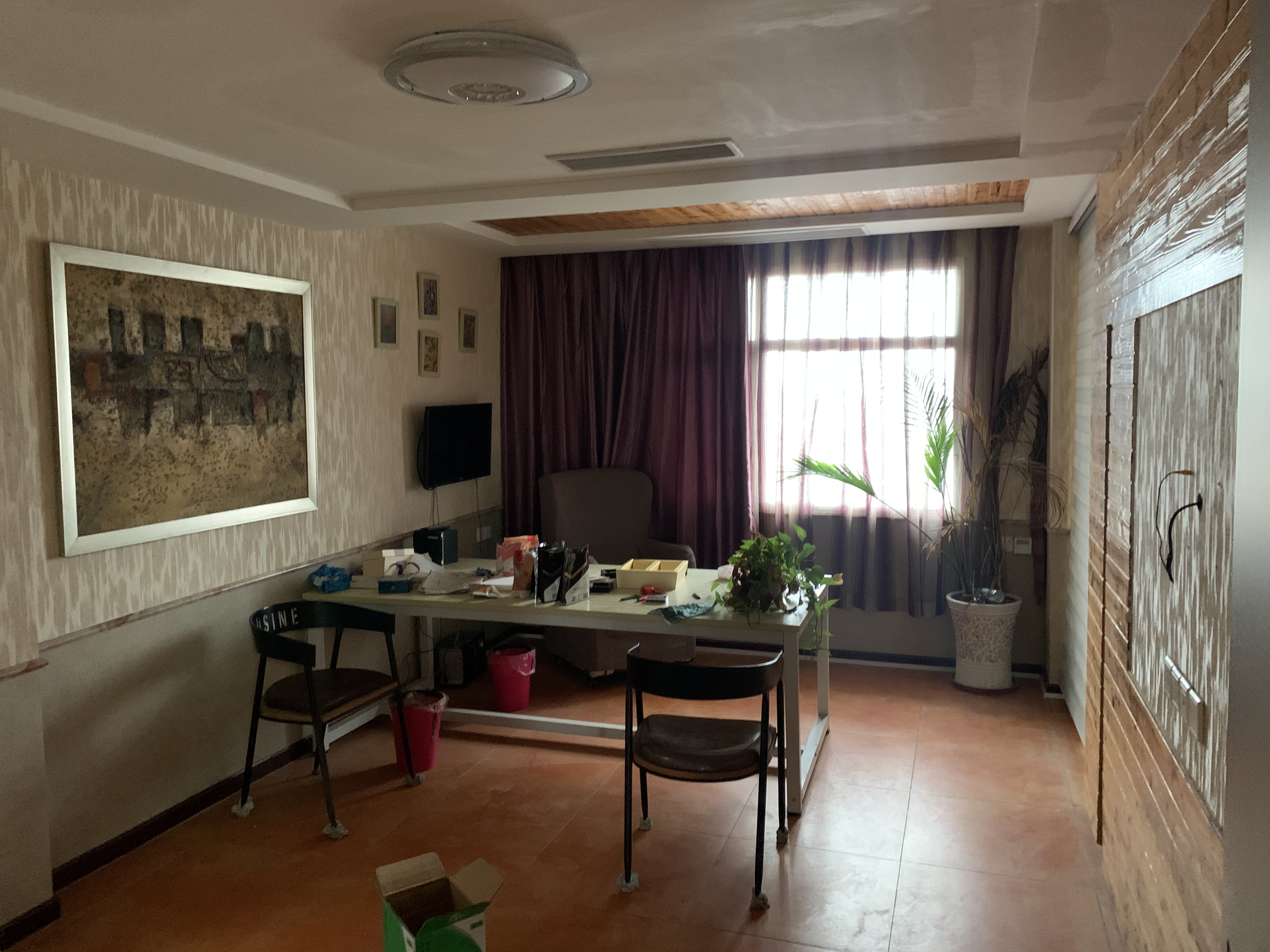 金帝苑电梯小高层精装三房喜欢的来