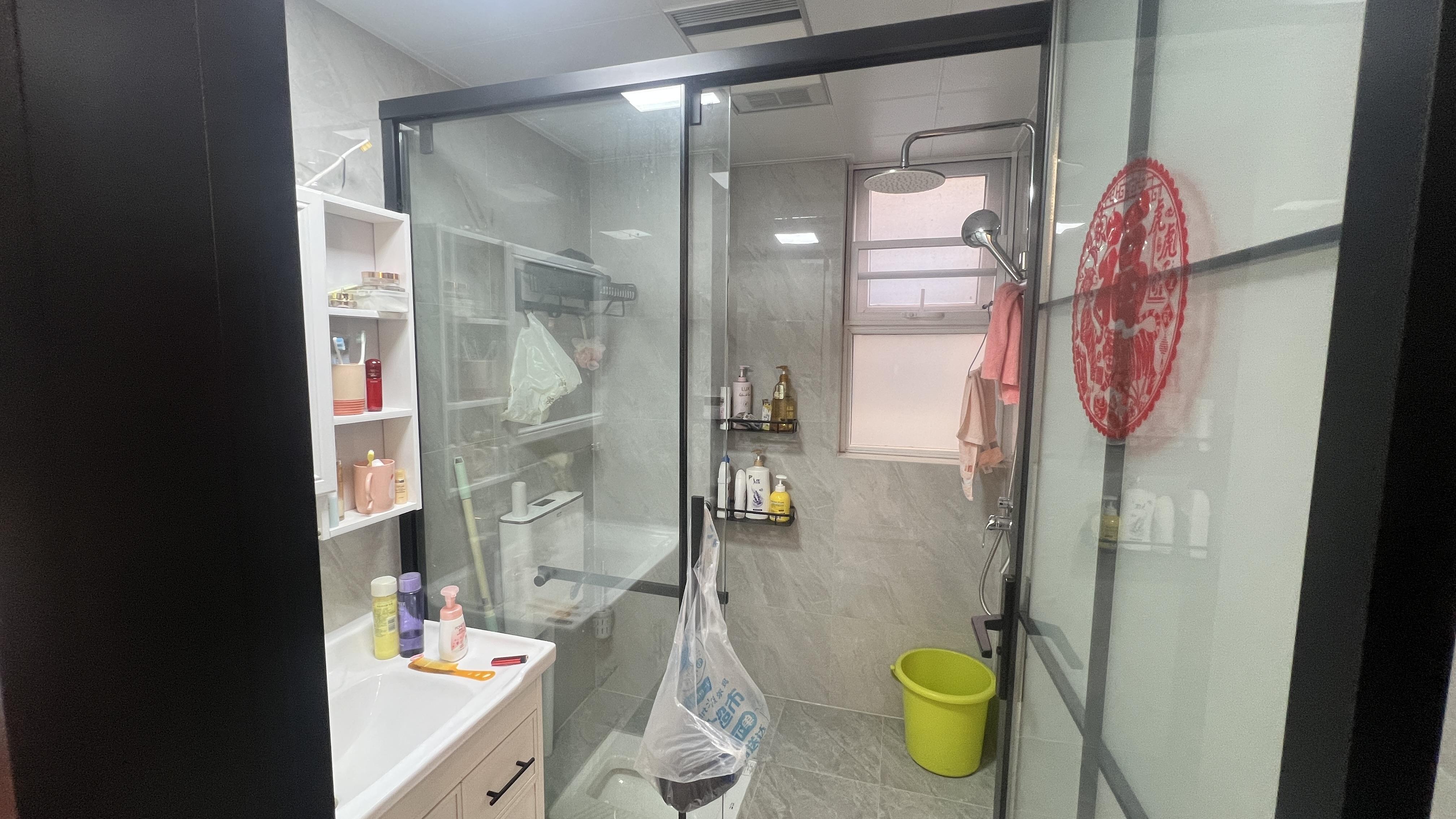 仙桃满庭春3室2厅全新精装修保养完好优价诚心出售！