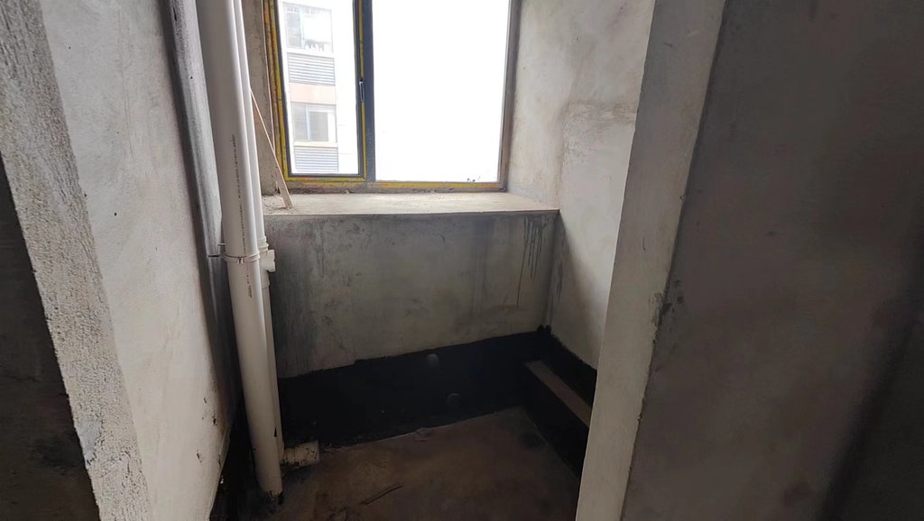 元泰未来城.毛坯大三房.证件满二.看房方便