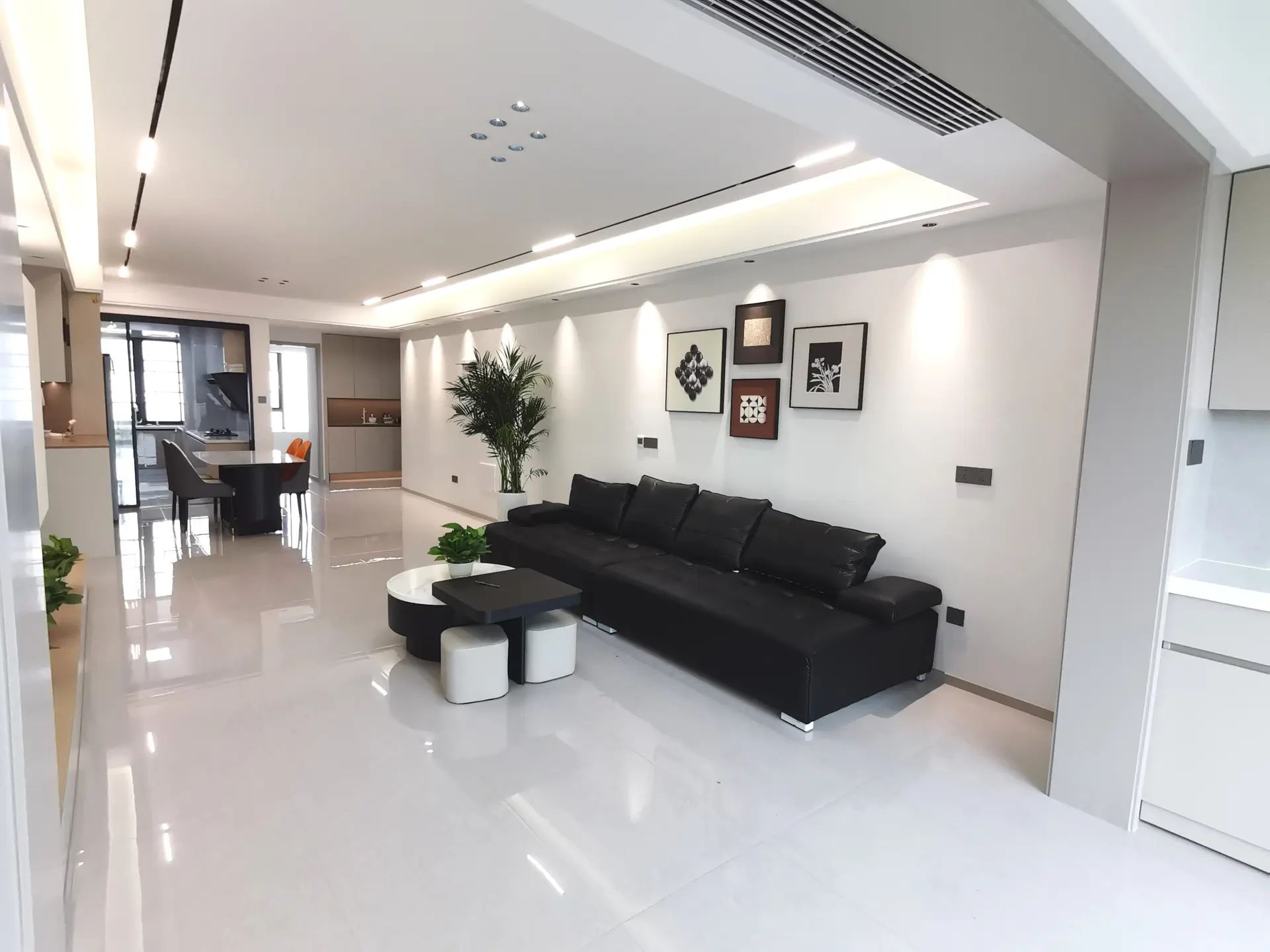 城南， 御湖世家，凤凰楼，全新精装大三房二卫 ，新三中 ，业主包满二