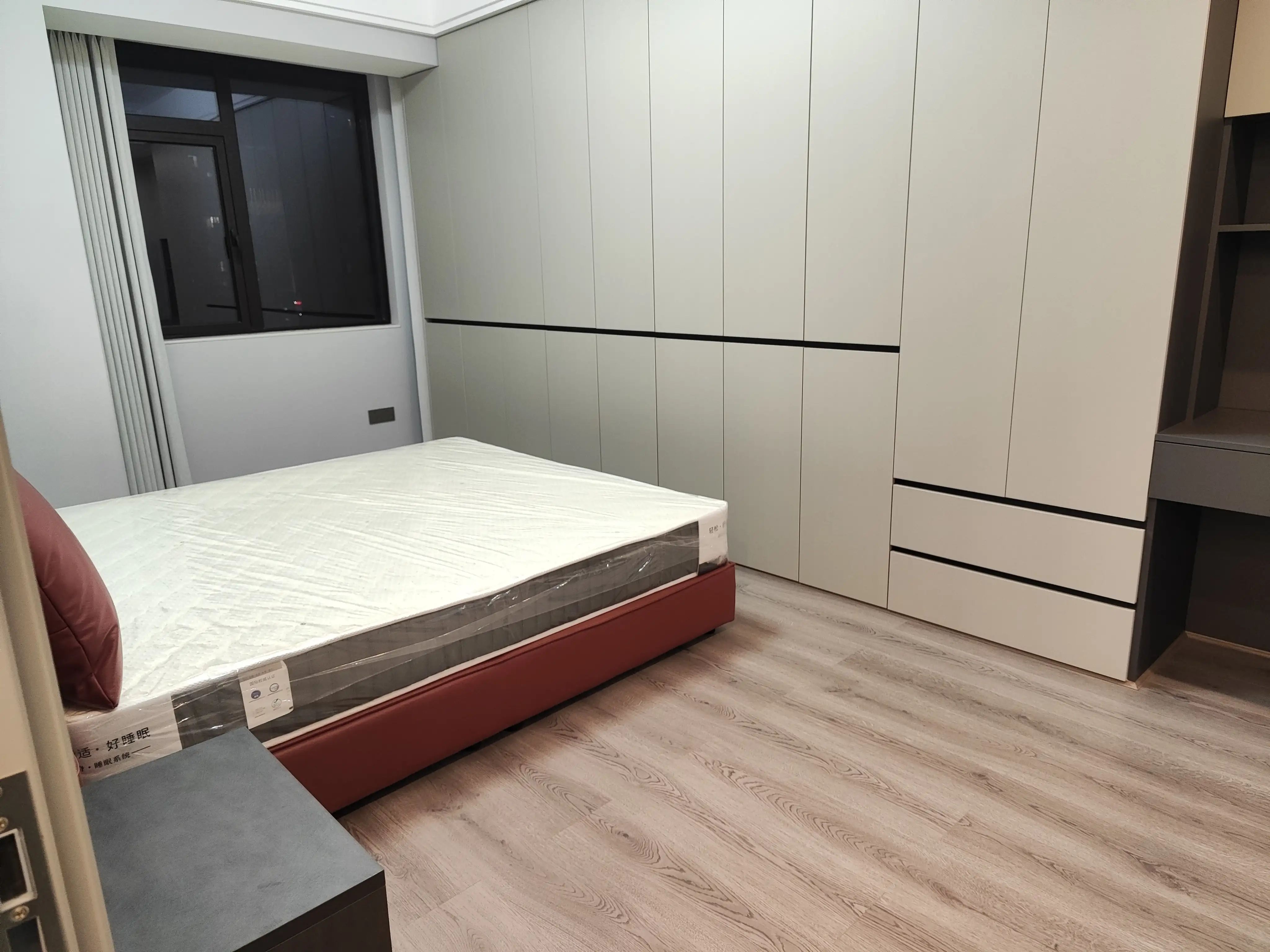 锦绣江山望府，业主自装，一天未住，精装三房两卫，全屋品牌定制，证满二