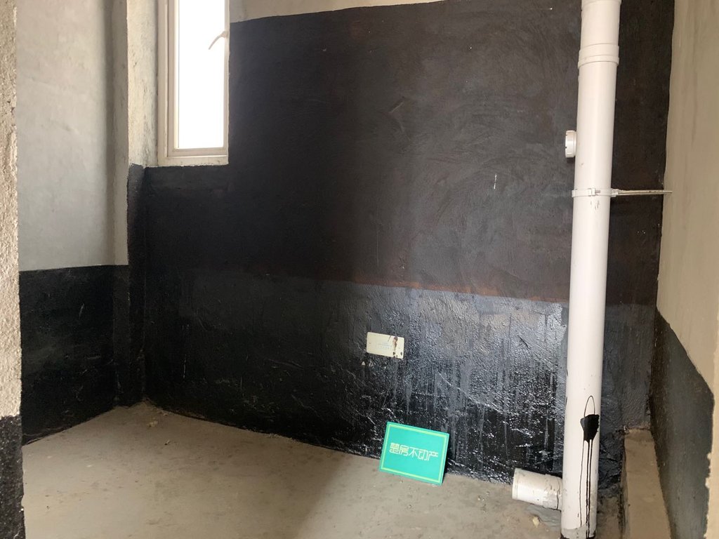 森林国际毛坯三房湖景房南北双阳台看房方便