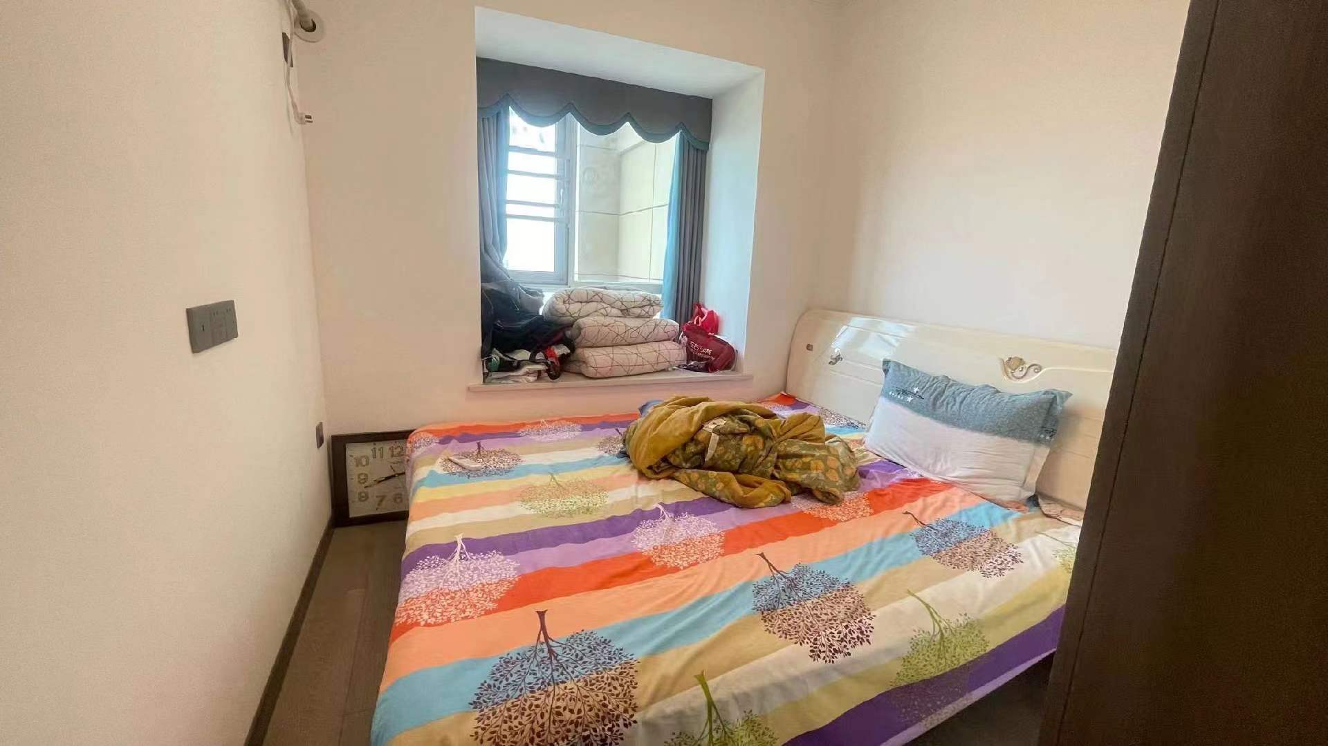 森林国际.精装四房.房子成色新.户型好.看房方便.证件满二