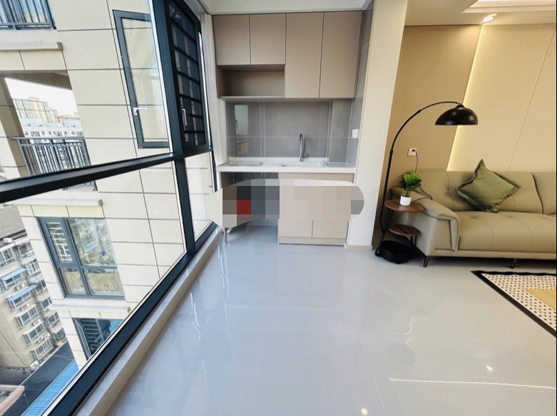 降价了，城南。全新精装三房，电梯12楼，证满二年，单价5500，边户