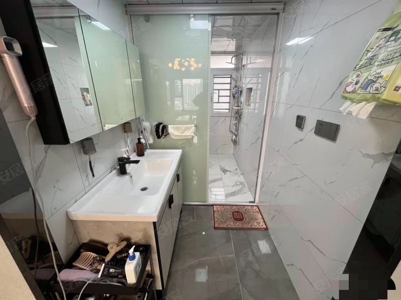 元泰未来城B2，东边户，​精装三房。好楼层，全屋品牌家电大金中央空调顾家家私​，证满二