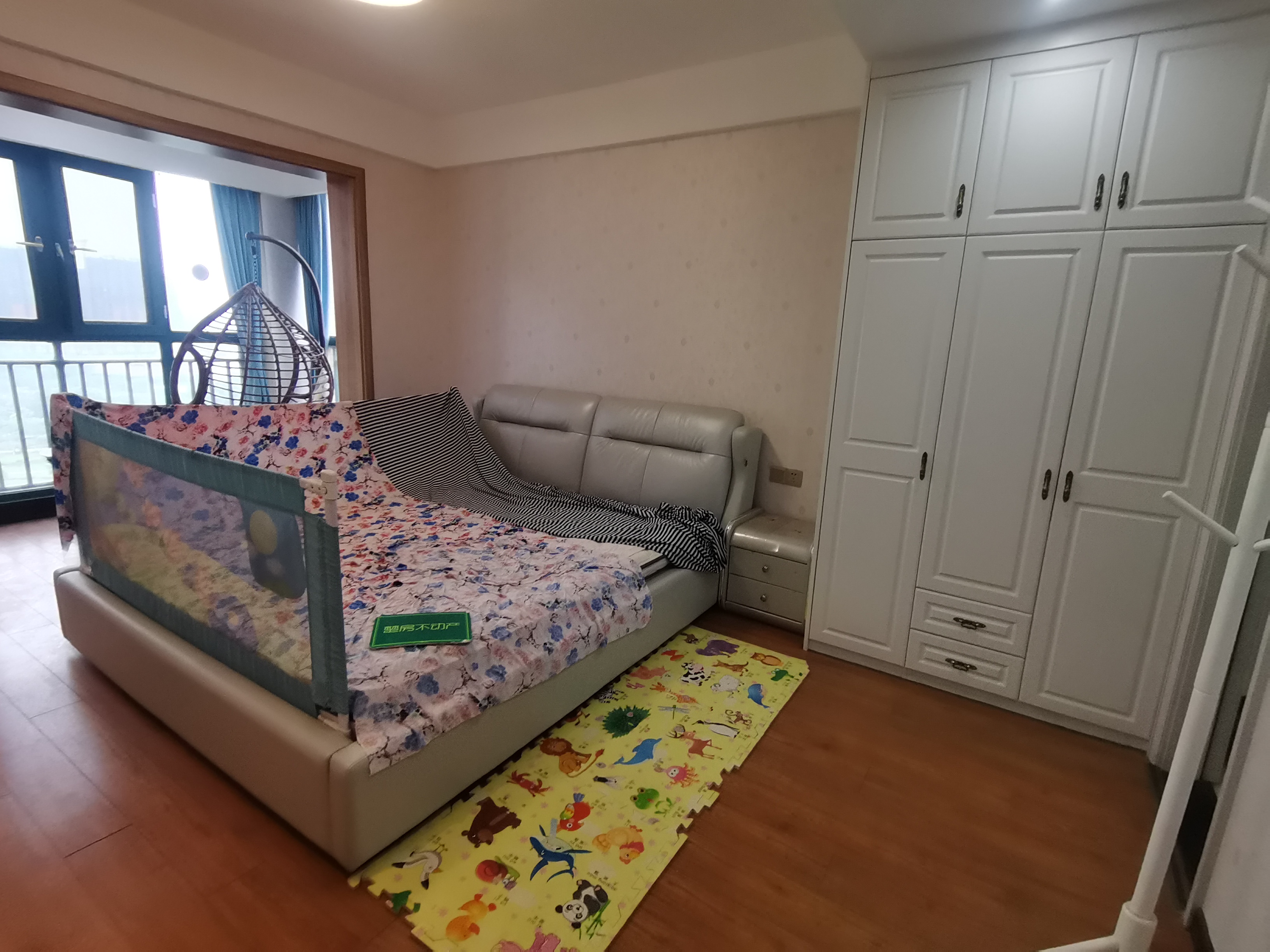 新城一号四期精装三房中间楼层户型方正房东诚意出售