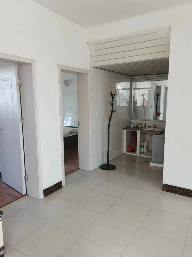 新八中附近二室二厅，拎包即住