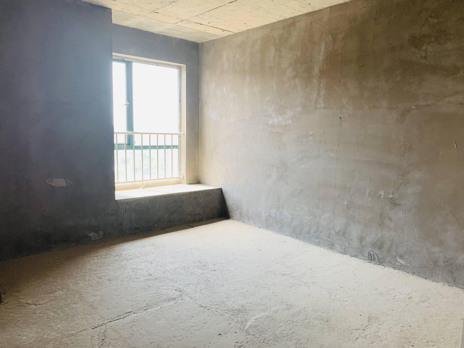 新城壹号五期，电梯好楼层，光线好，无遮挡，上学方便，房东诚心出售