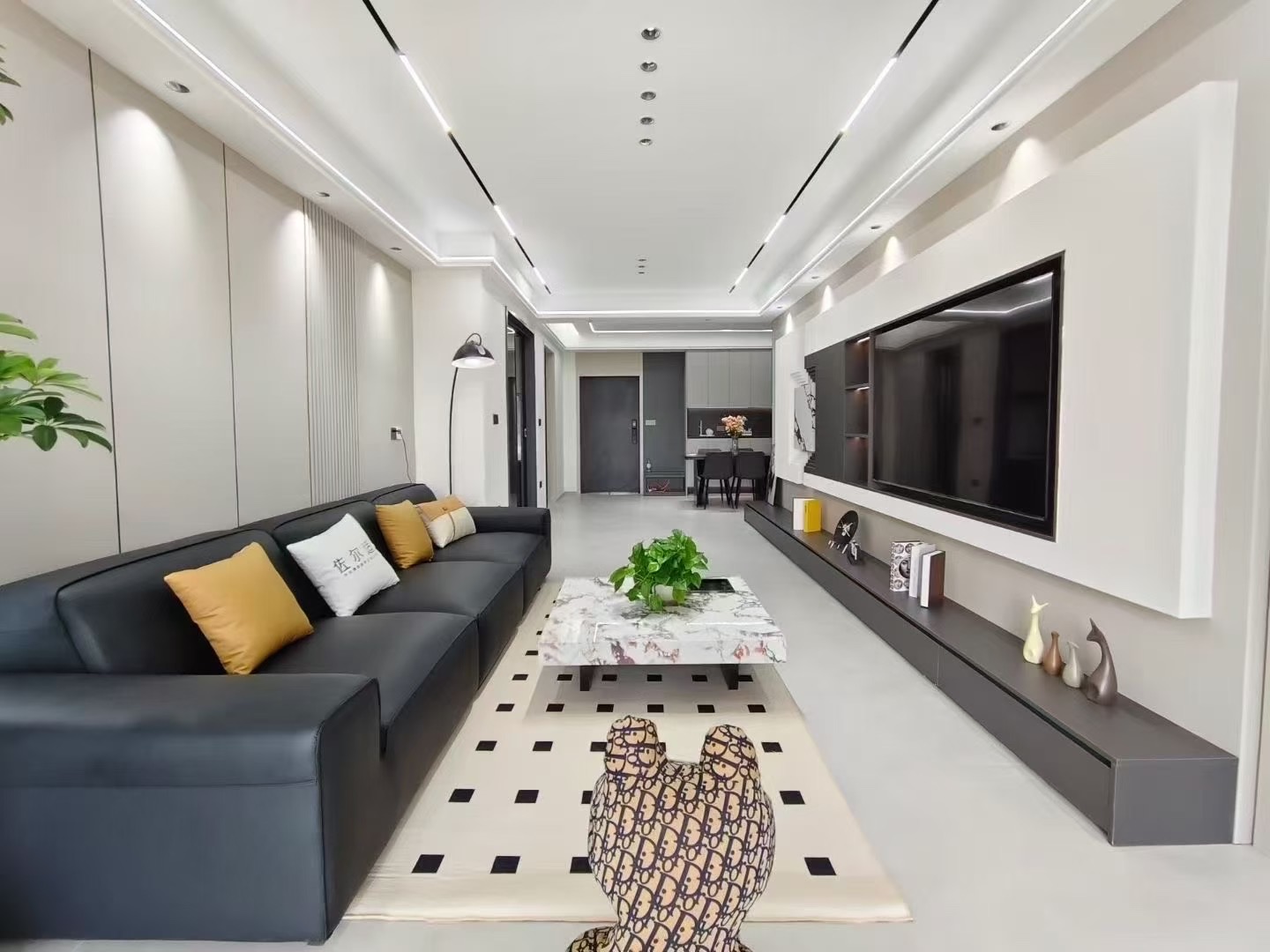 城南，南国明珠，精装3房2卫，电梯8楼全新装修拎包入住，满2过户费低