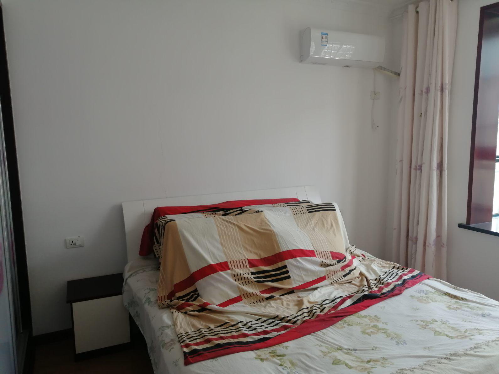 金色港湾精装修三房，送车库