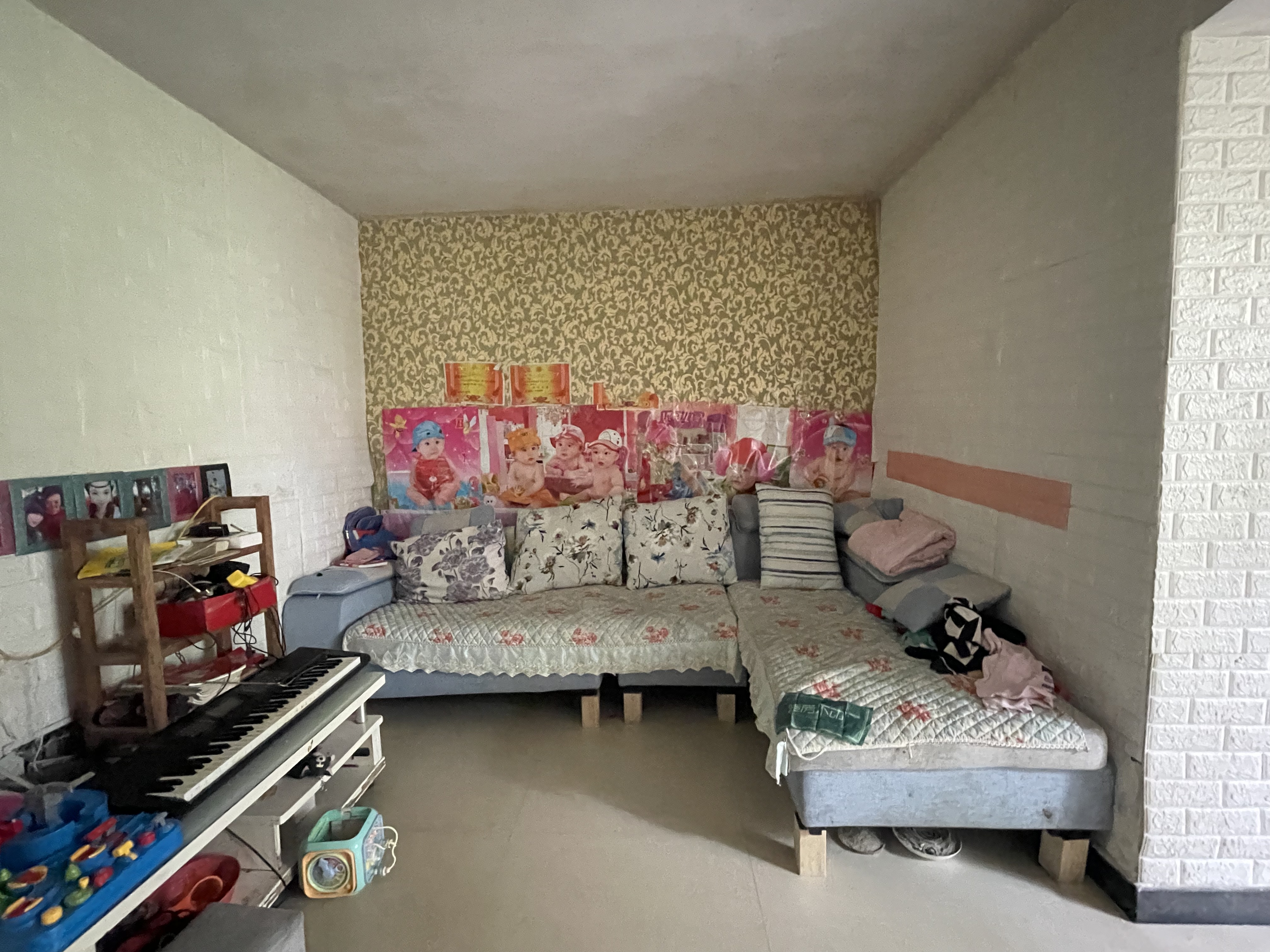 老电视台宿舍 .老城区 .四中附近 .步梯1楼 .拎包入住 .南北通透 .诚意出售