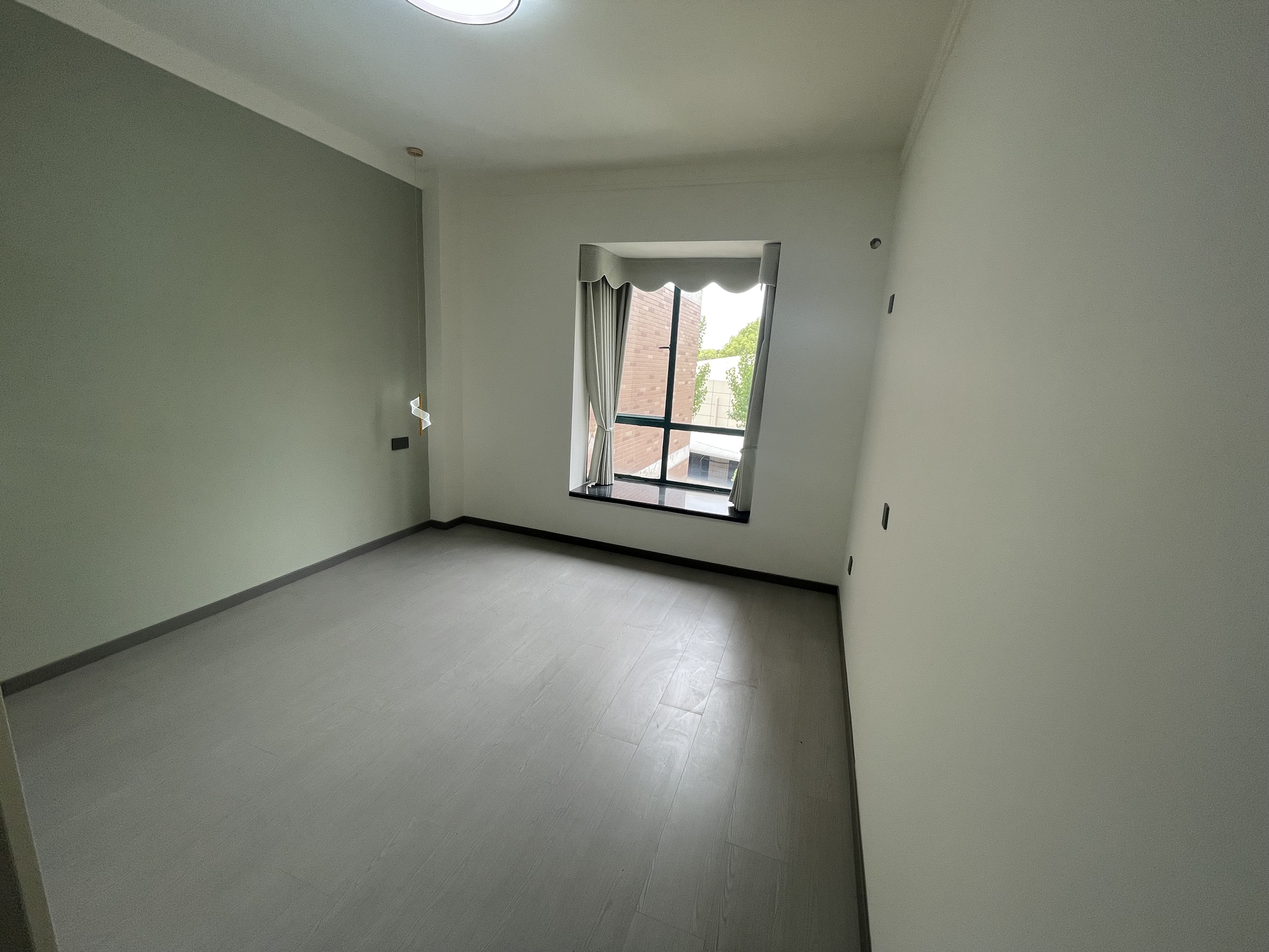 明珠豪庭花园小区电梯小洋房装修新沃尔玛对面看房钥匙