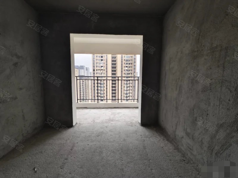 215，降价了。降价了，急售，朝阳丽景，比售楼部还便宜，单价5737，中间好楼层，毛坯两房，