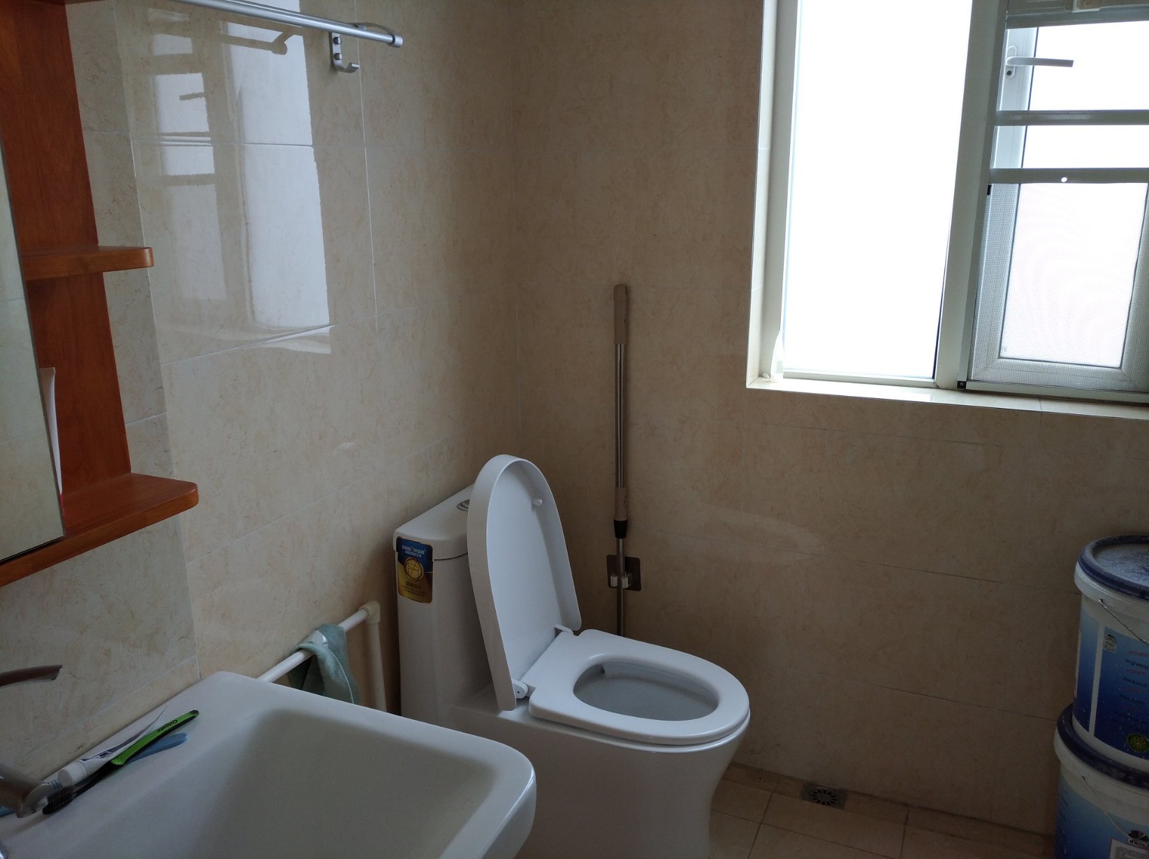 森林国际城精装三房两卫118平，证满二