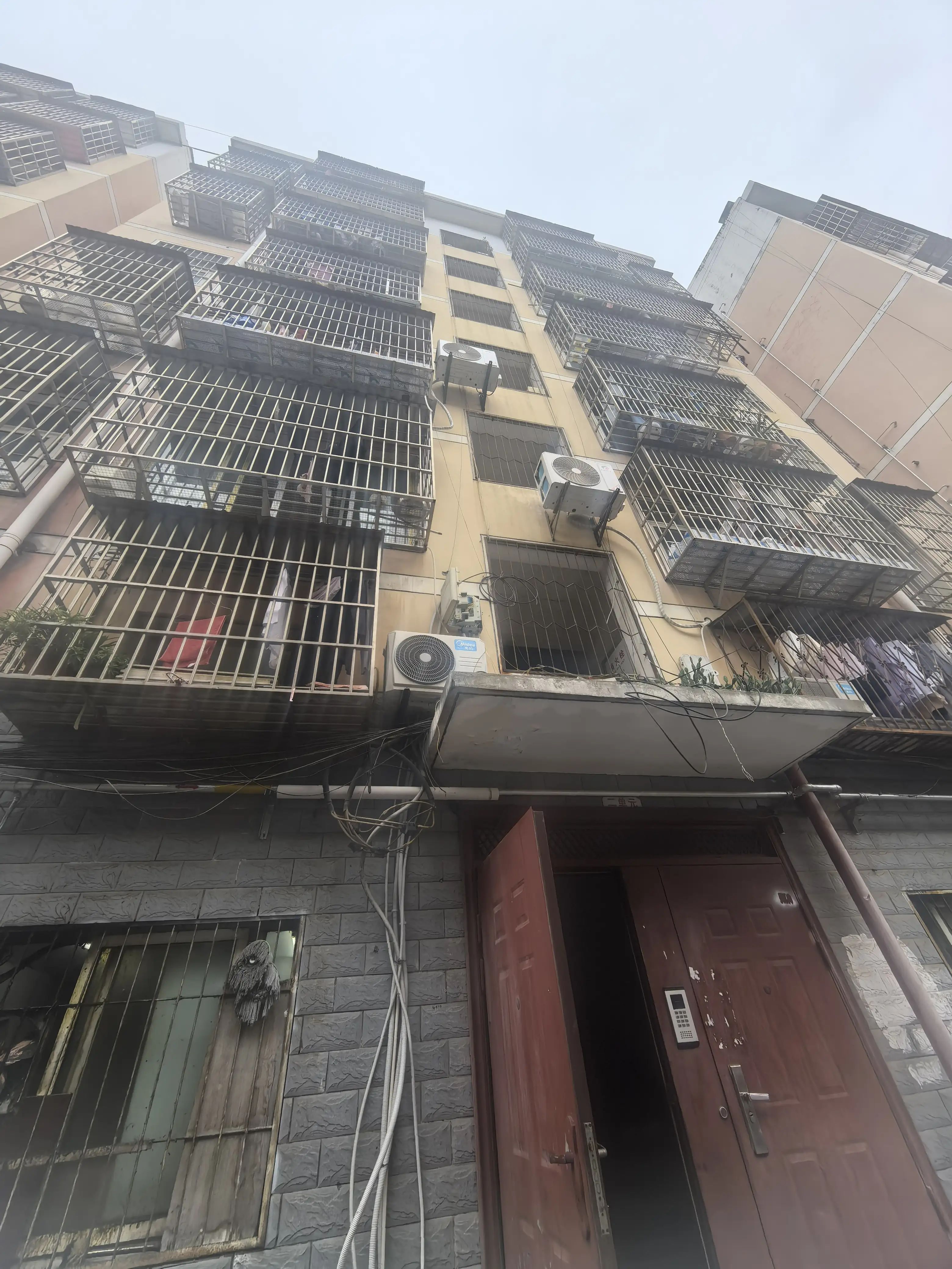 捡漏，西桥，实验晓学旁，精装三房，步梯三楼，证满二，