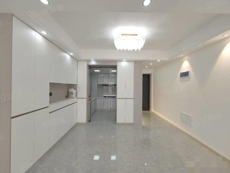 亏本急售，捡漏捡漏，城南，南国明珠，上元泰三中，电梯中间楼层，全新装修，