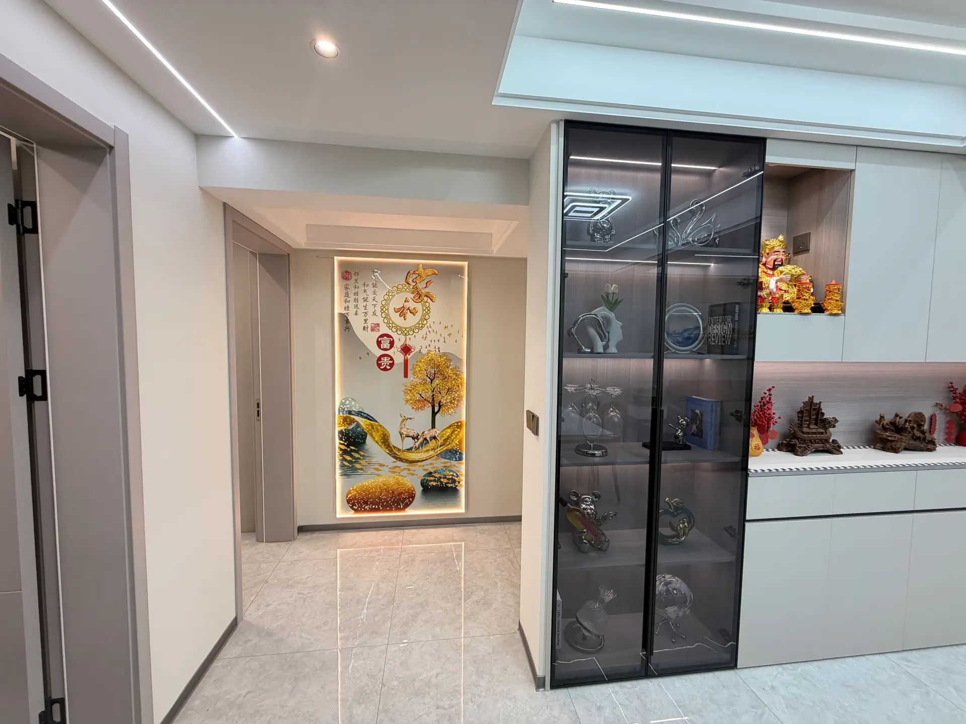 吾悦广场旁，元泰C区，精装三房两卫四阳台，9.9成新，6k多单价，电梯好楼层价格看中可谈❗️