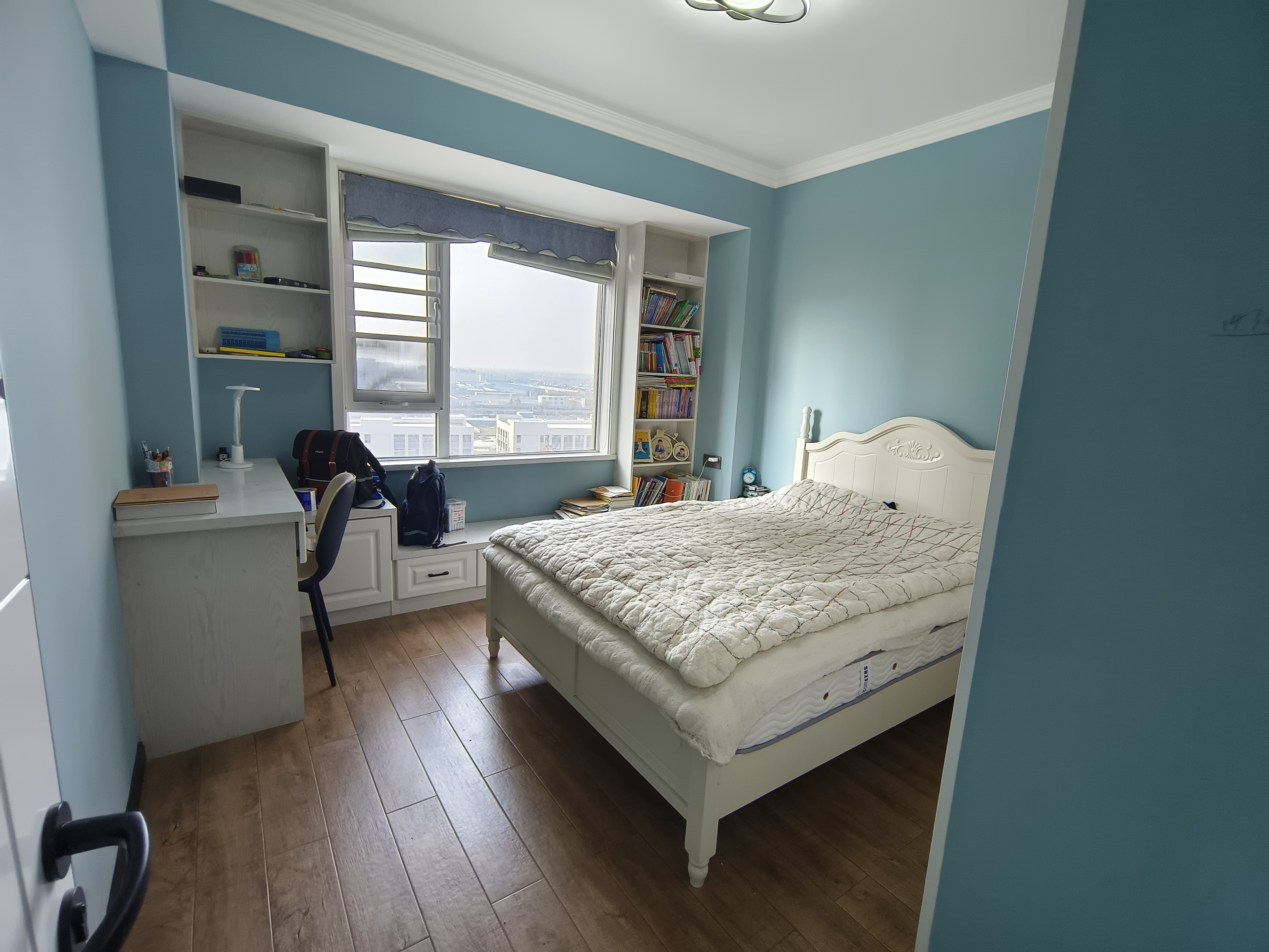 满庭春.精装三房.房子成色新.看房方便