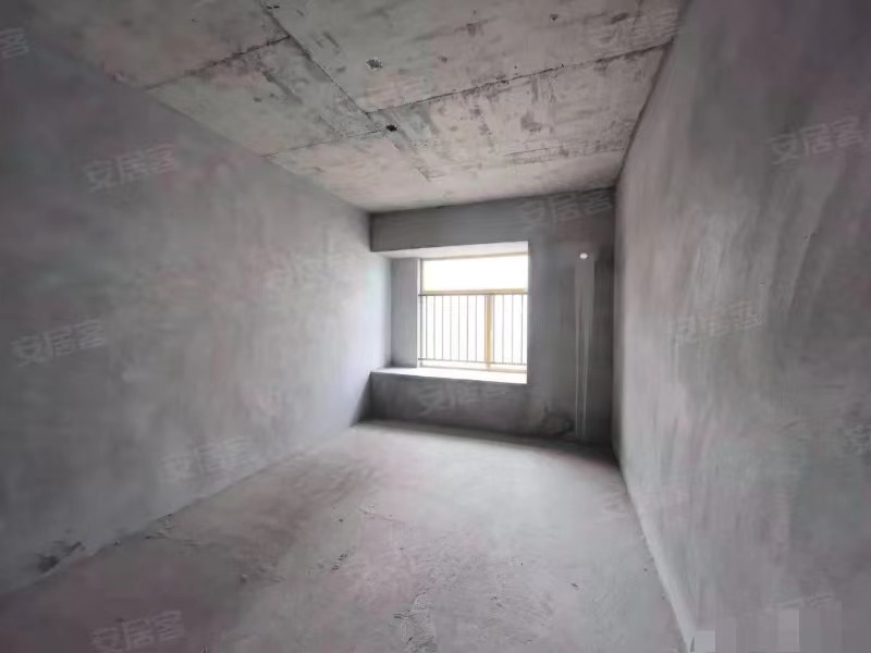 309？急售亏本出，蓝天新城，中间好楼层，毛坯3房，单价5000，证件满2，业主诚心出售，人车分流大小区