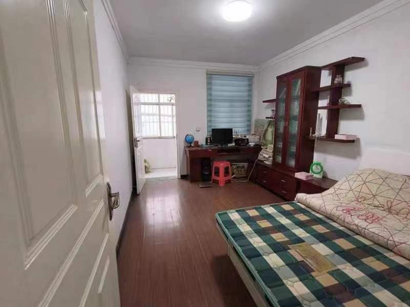 企管局宿舍.精装三房.证件满二.步梯2楼.看房方便