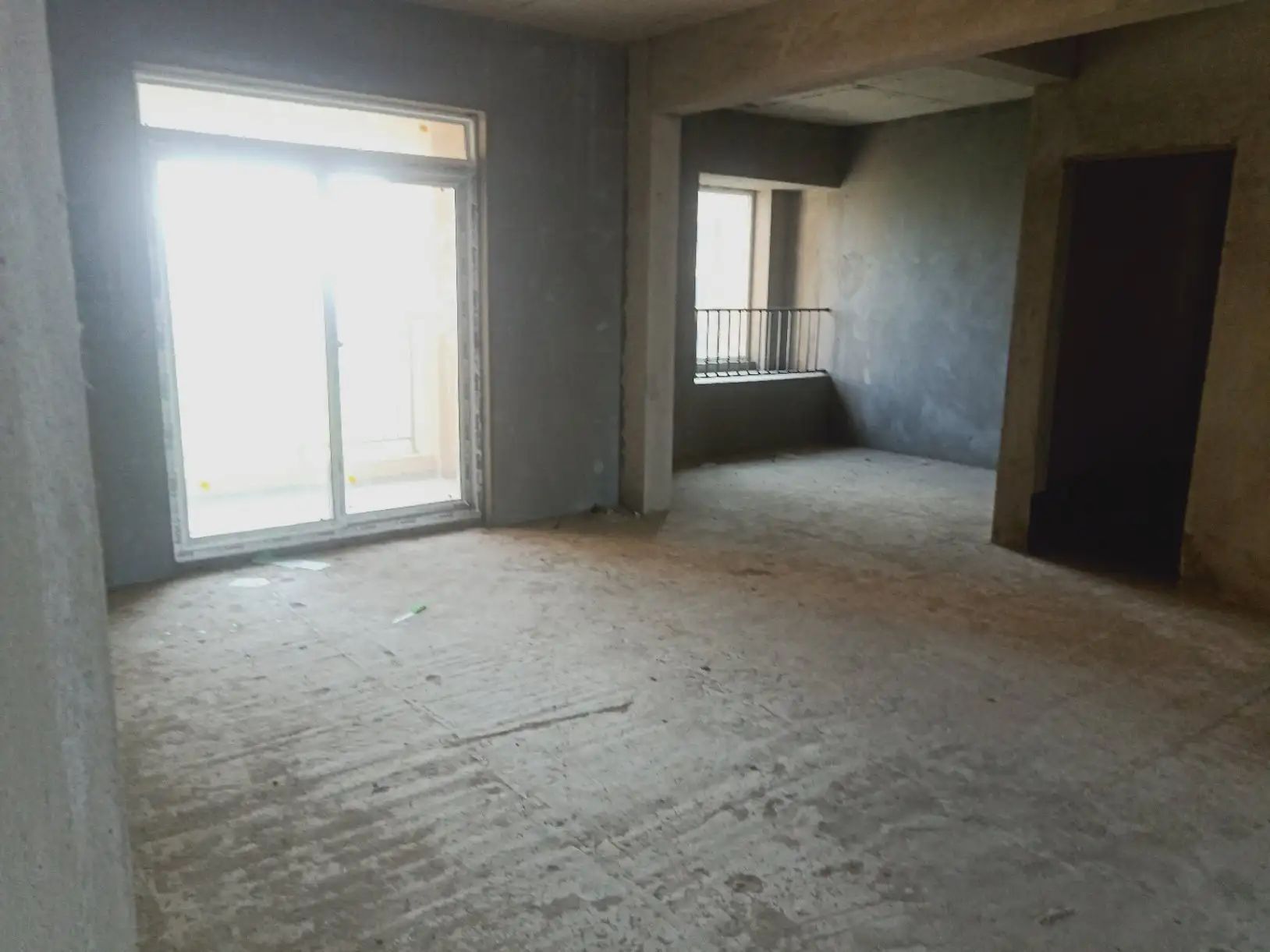 城南沔街南国明珠毛坯三房，南北双阳台，一口价55万！单价4000