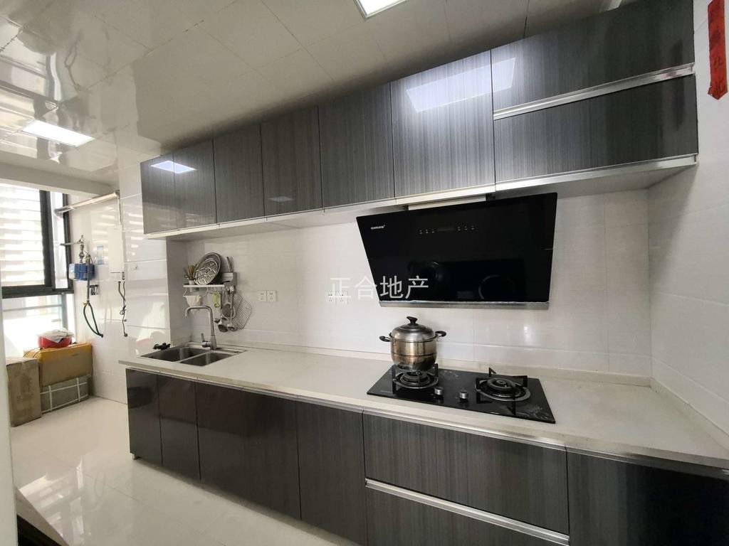 捡漏，城南，福星城，精装两房中间好楼层，证满二，诚心出售