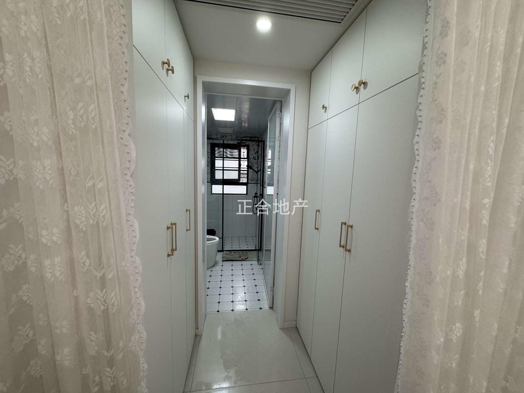 降价了，急售，城南，吾悦，电梯好楼层7楼，精装三房二卫，​全屋中央空调拎包入住