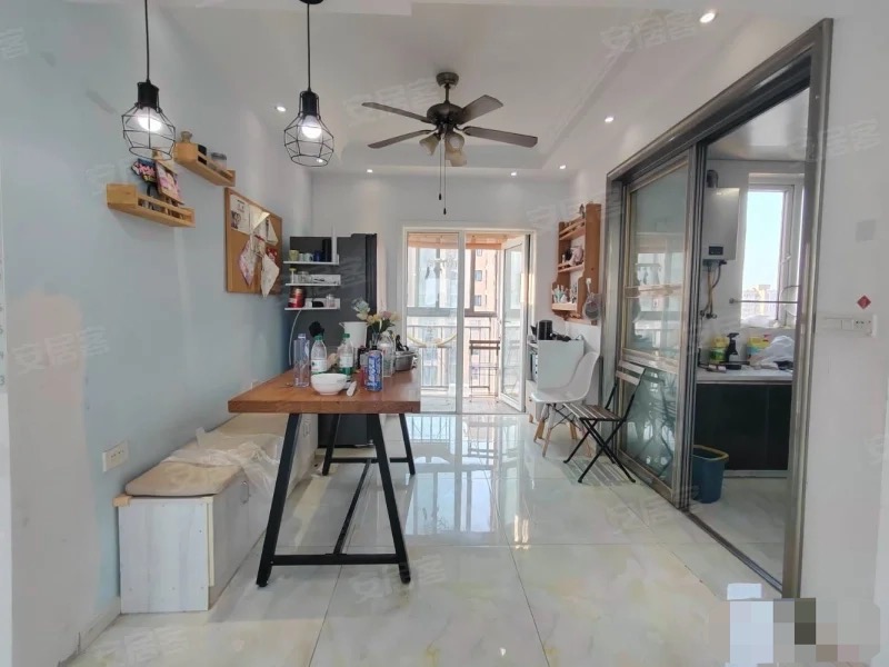 满庭春，单价3800，供暖房，双阳台，南北通透，双阳台，证满二