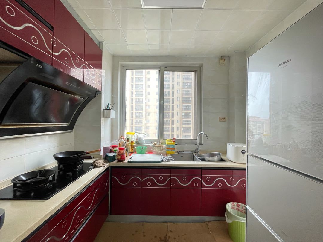 城西锦绣江山精装三房，中间楼层，拎包入住