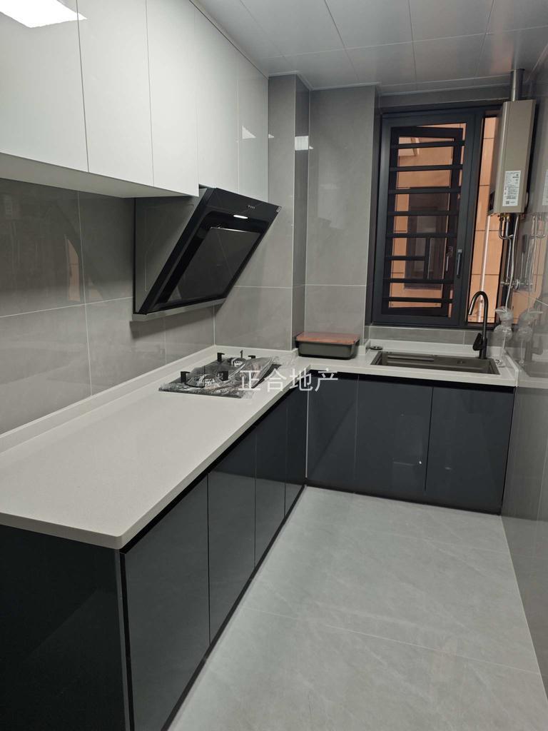 414，城南，森林国际，豪装三房，电梯好楼层，书包房，证满二，南北通透