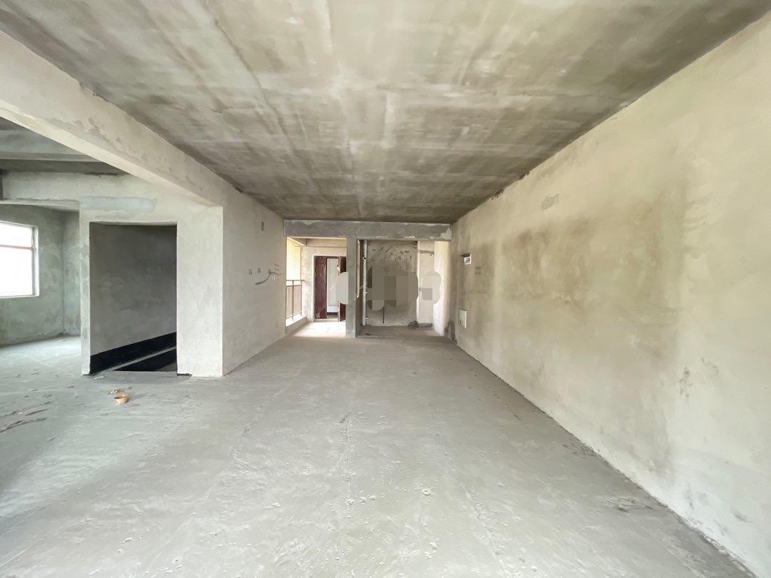 业主急卖，领秀城单价5900，三面采光，好楼层，送入户花园，户型好的很