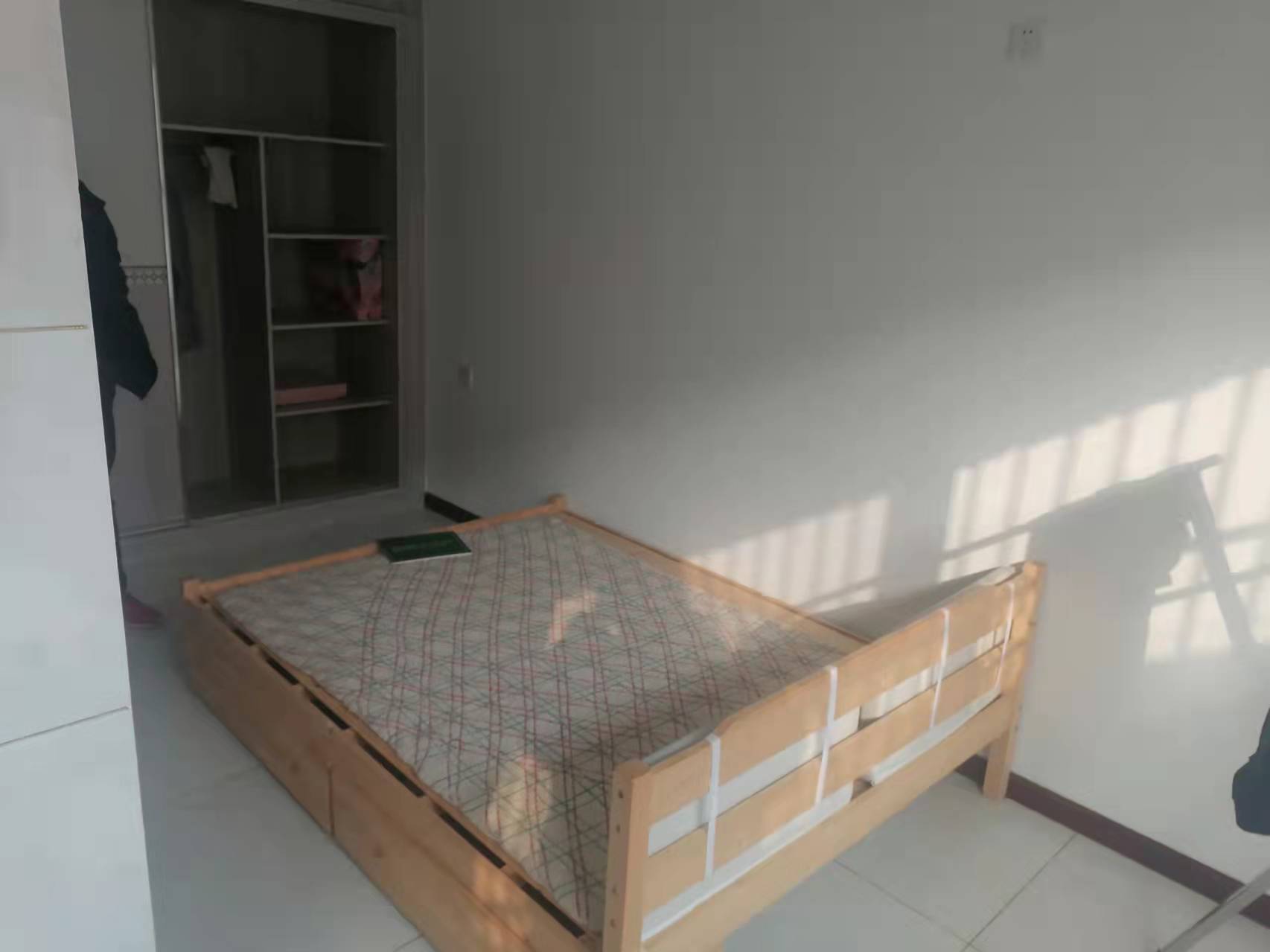 汽车城精装三房两卫公寓房精装修诚心出售，房东好说话