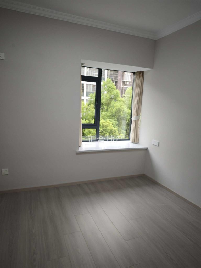 城南，城市丽景，精装3房，单价不到5500，双阳台，边户，小高层满二