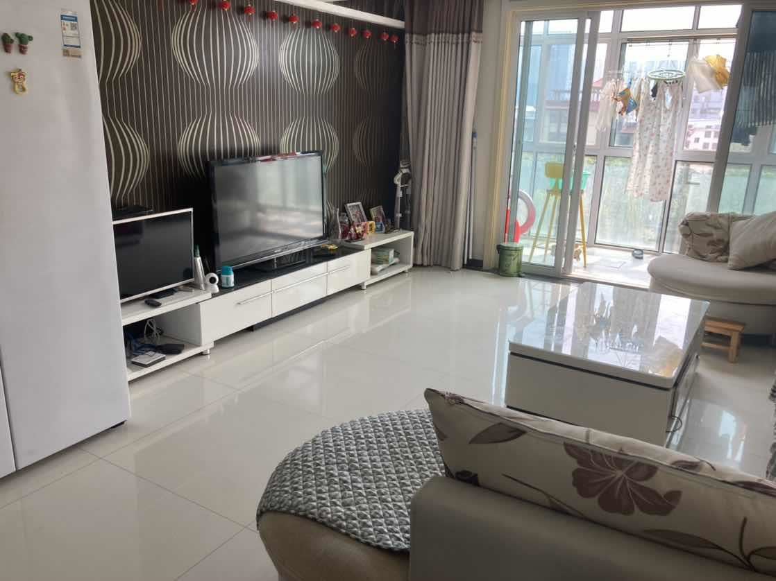 豪华装修 电梯房 99万 145平 采光好 周边商圈成熟龙华山小学就在附近