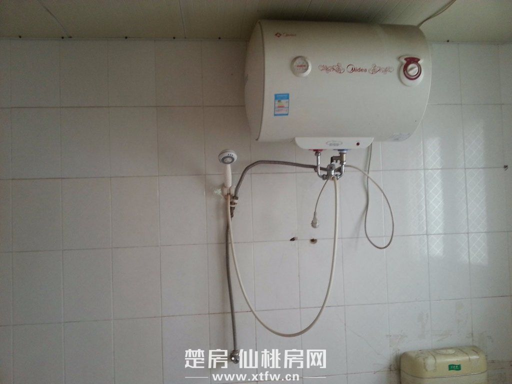 复州花园雅竹园3室2厅出租