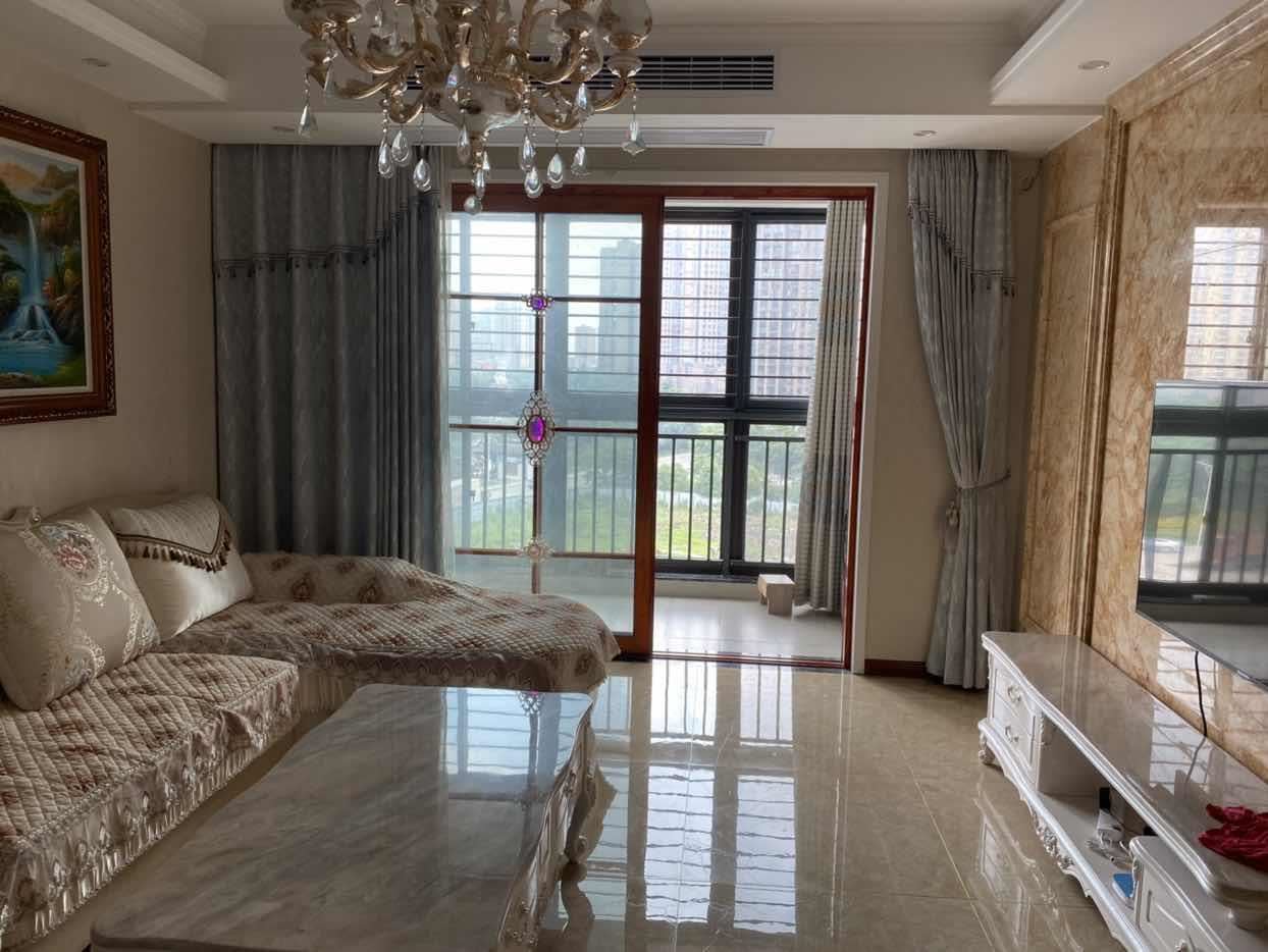 沔阳公馆精装三房两卫，小高层中间楼层，户型南北通透，拎包入住！