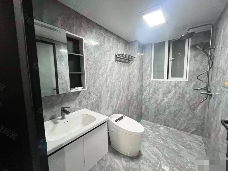 急售,满庭春7期，精装三房两卫，全新装修,好楼层，兔宝宝板材格力中央空调,毛坯价格买精装