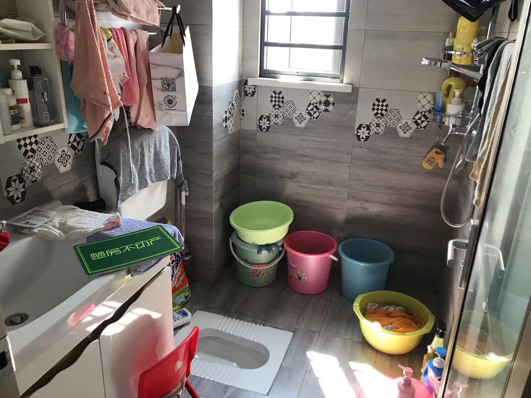 满庭春供暖房证满二精装卖毛坯价配套齐全精装四房边户户型好诚意出售