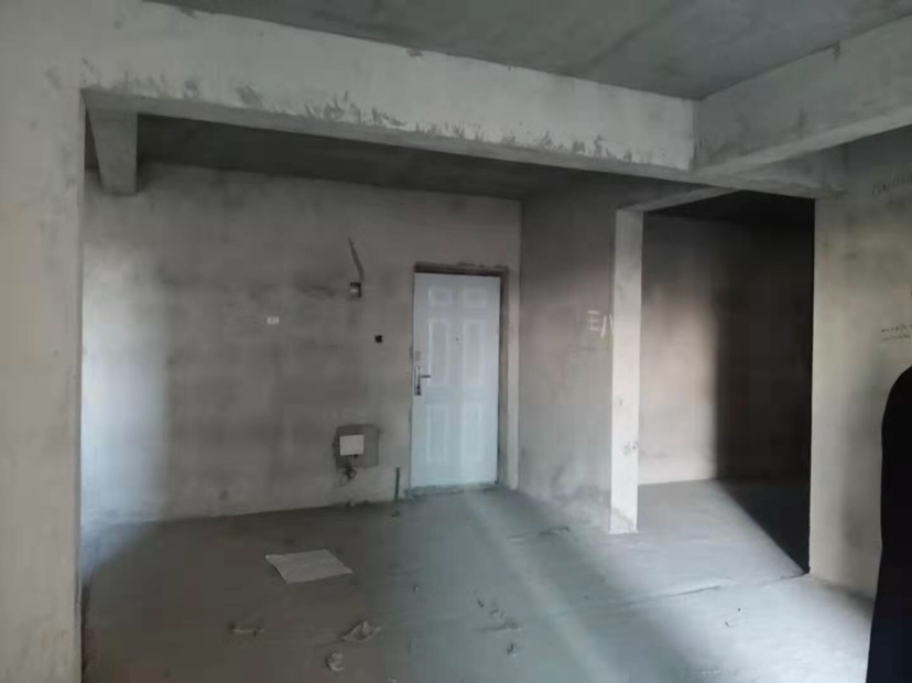 新城一号2期，交通便利，商圈成熟，业主诚心出售，全款 