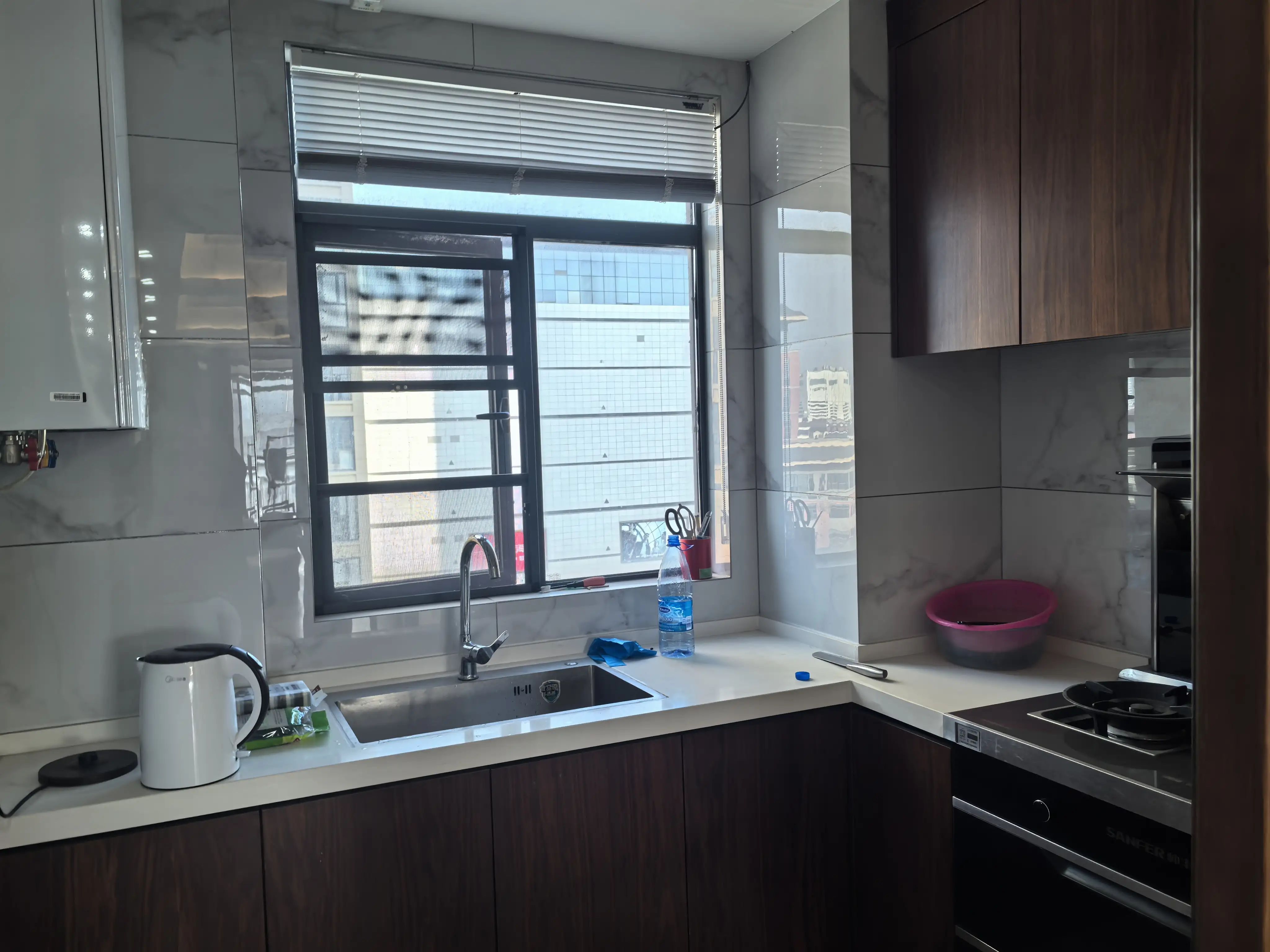 捡漏，武商旁，富融大厦，精装三房，诚心出售，好楼层