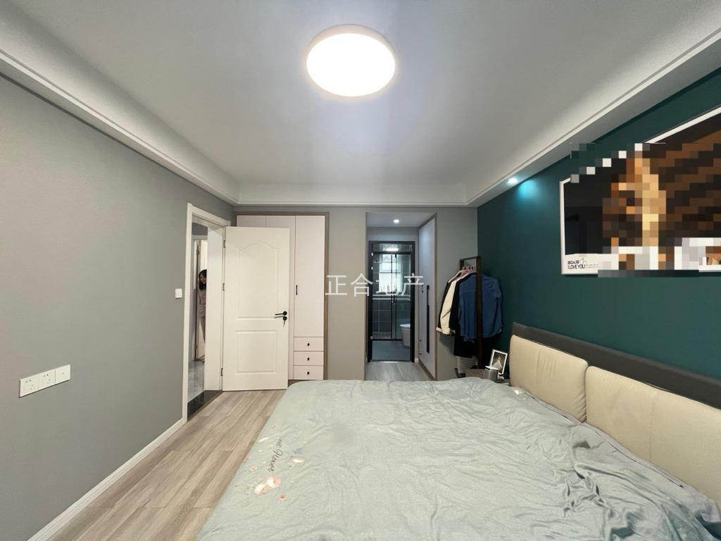 ​满庭春，精装三室两卫+活‬动室，9.9成新，送入户花园,电梯好楼层，证满二，​仙桃xiao学+仙桃三中