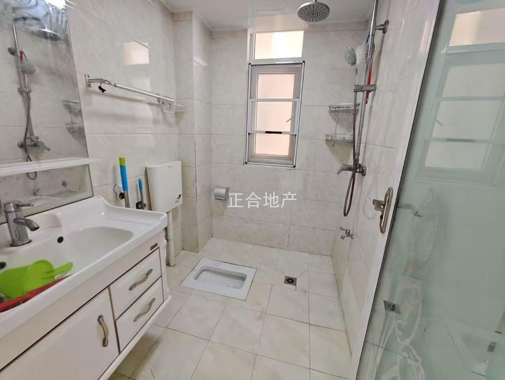 一中对面，翰林公馆，凤凰层边户，精装三室两厅两卫，证满两年，单价5090